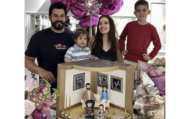 fahriyenin-ad-gunu-tortu-gundem-oldu