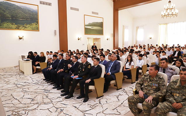dovlet-xidmeti-goygolde-genclerle-gorus-kecirdi