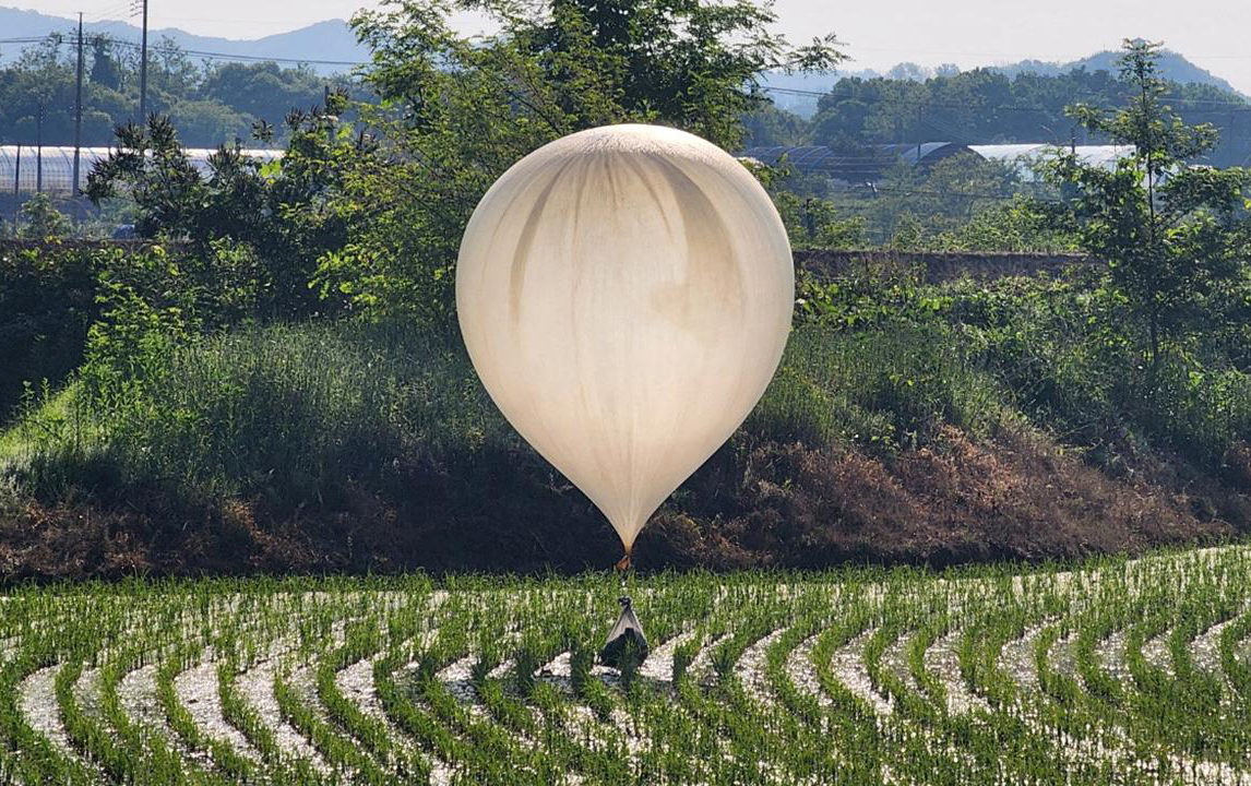 simali-koreya-cenubi-koreyaya-yene-zibilli-sarlar-gonderdi