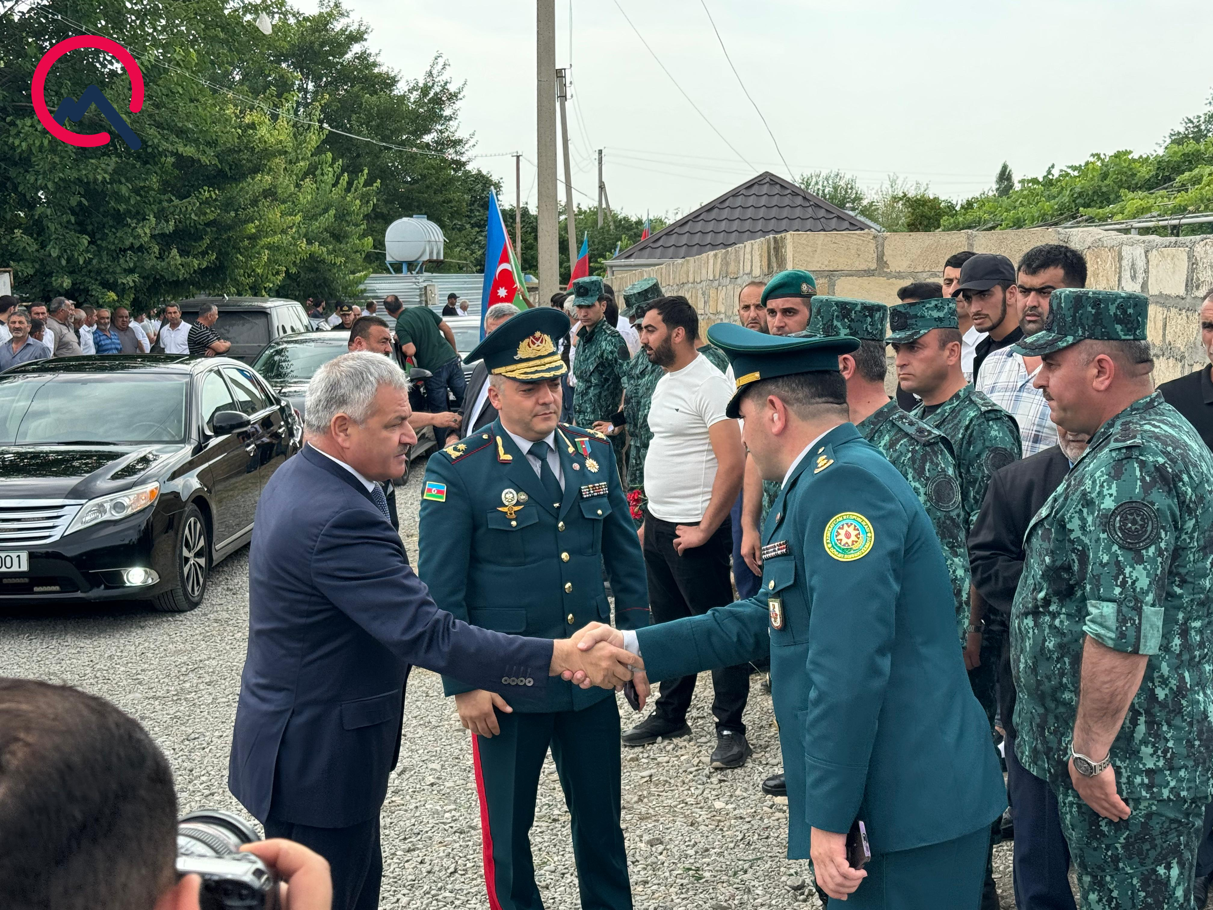 Şəhid mayorumuz dəfn edildi - VİDEO 7 Şəhid mayorumuz dəfn edildi - VİDEO