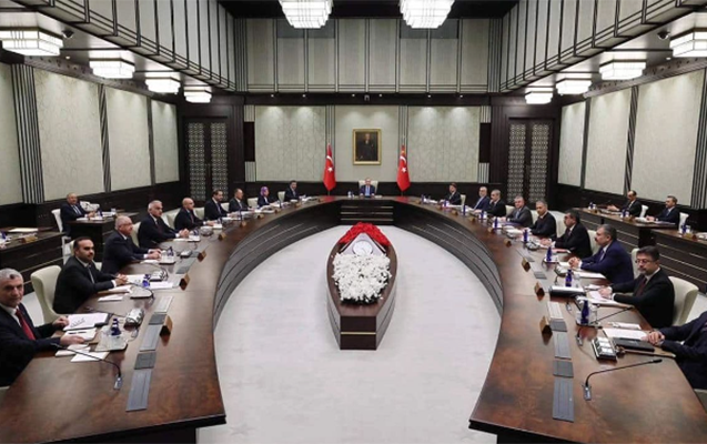 turkiyede-nazirler-istefaya-gonderilir