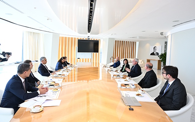 heyder-eliyev-fondu-ile-muqeddes-taxt-tac-arasinda-gorus-kecirilib