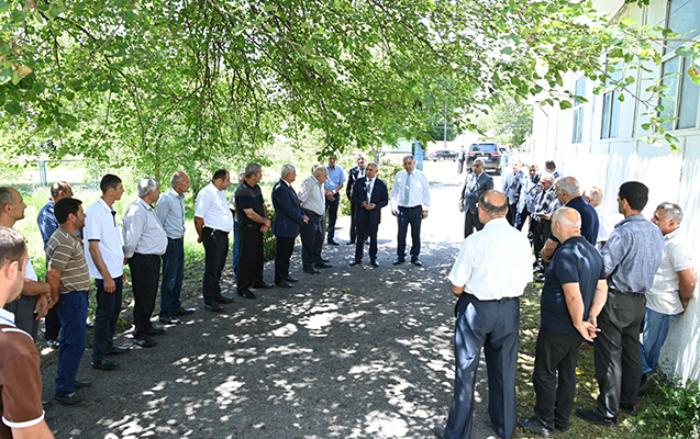 vuqar-ehmedov-oguzda-vetendaslari-qebul-etdi