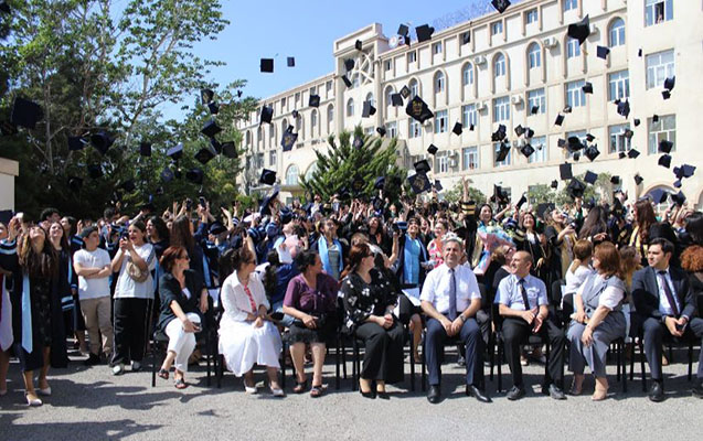 baki-avrasiya-universitetinde-mezun-gunu-kecirildi