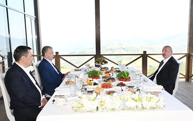 prezidentlerin-susada-qeyri-resmi-nahari-olub