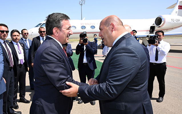 cevdet-yilmazin-azerbaycana-seferi-basa-catib