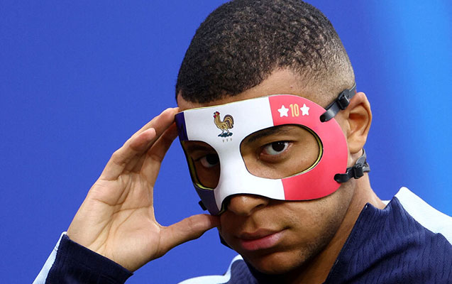 mbappe-millinin-kapitani-olmaga-layiq-deyil