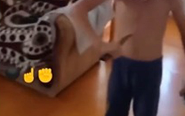 Uşaq bıçaqla təhlükəli hərəkətlər etdi