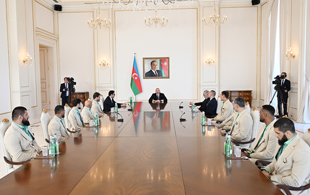 prezident-paris-2024-de-medal-qazanmis-idmancilari-qebul-etdi