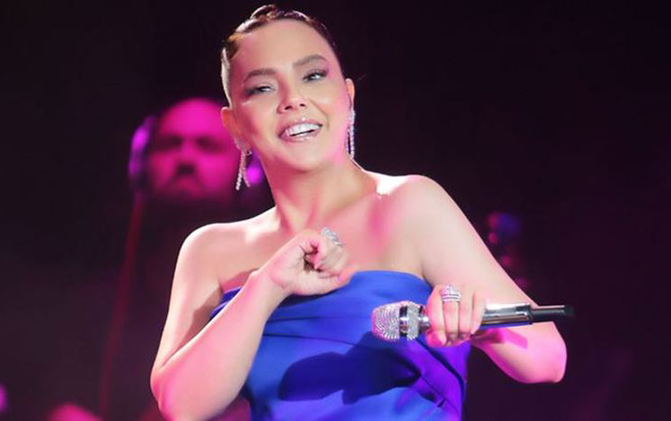 ebru-gundesin-hali-pislesdi