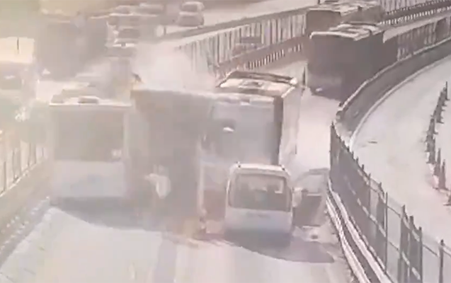 İstanbuldakı dəhşətli qəzanın anbaan