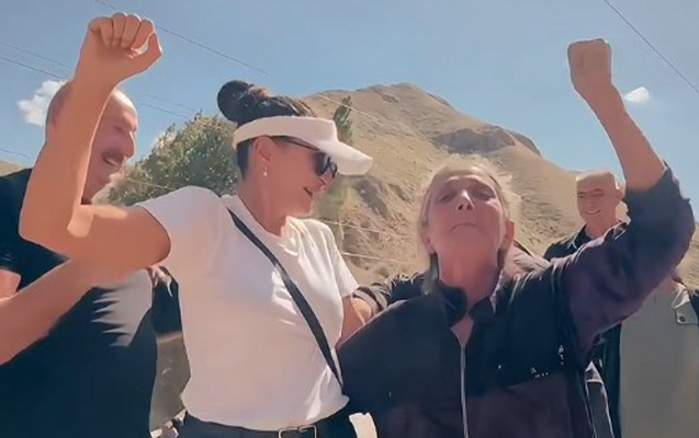 Prezidentlə xanımının Kəlbəcər sakinləri ilə görüşündən yeni