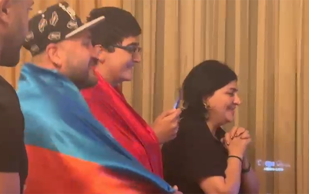 ailesi-lamiyenin-qelebesine-bele-sevindi