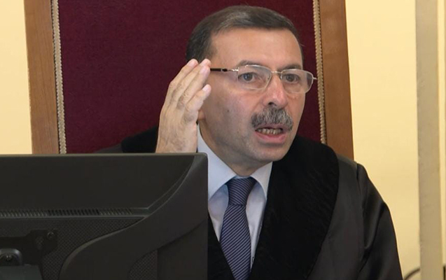 azad-mecidov-hakimlikle-vidalasir