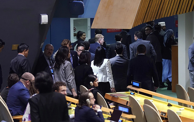 Netanyahuya görə zalı tərk etdilər