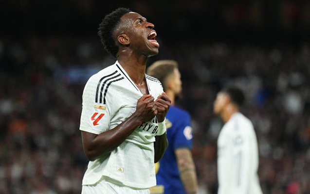 realdan-hec-kim-qizil-top-merasimine-getmeyecek