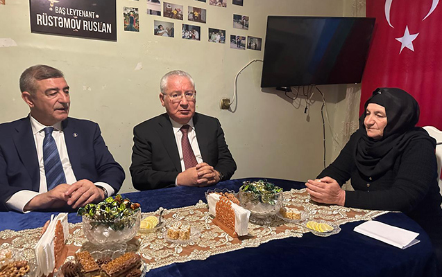 heyder-esedov-sehid-ailelerini-ziyaret-etdi