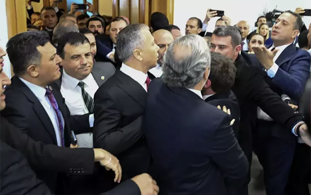 ali-yerlikayanin-parlamente-girmesine-mane-oldular