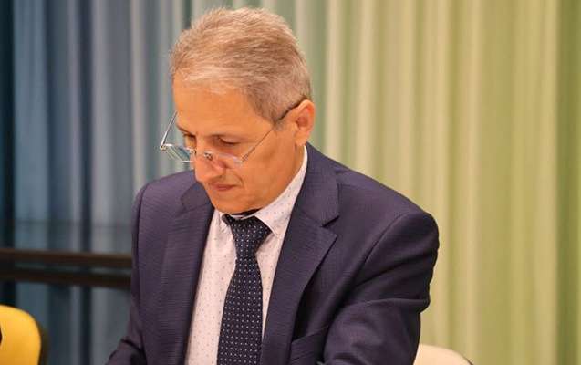 bir-dene-masinim-var-onun-da-ustune-hebs-qoyulub