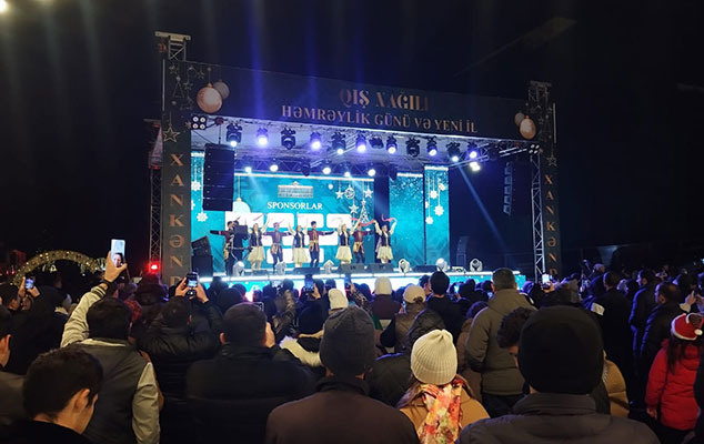 azerlotereya-xankendinde-qis-nagilinda-istirak-edir