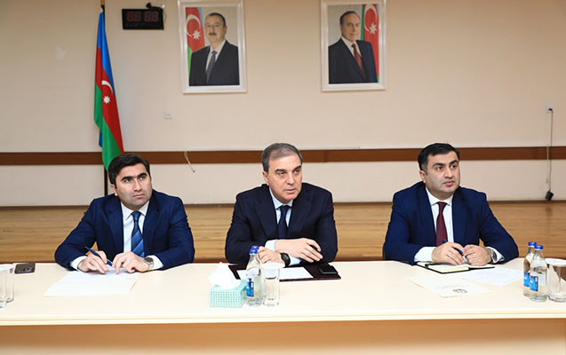 niyazi-bayramov-vetendaslarin-muracietlerini-dinledi