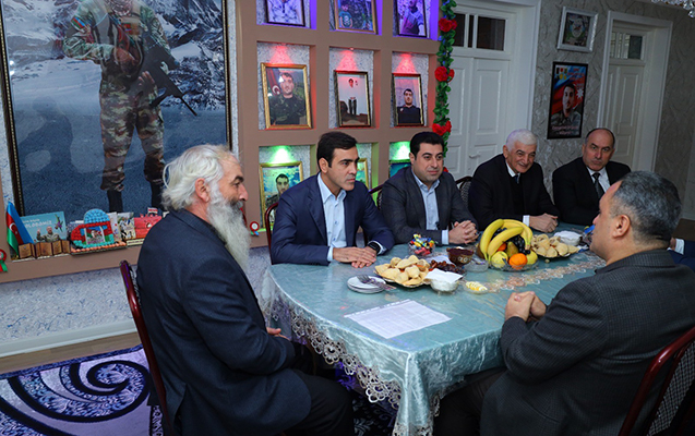 millet-vekili-goranboyda-sehid-ailesini-ziyaret-etdi