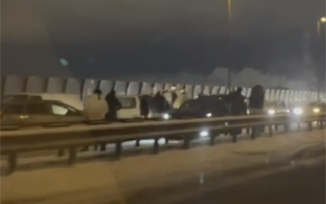 aeroport-yolunda-zencirvari-qeza