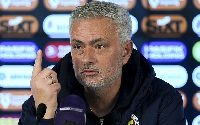 ecnebi-hakim-olanda-ne-bas-verdiyini-gorduk