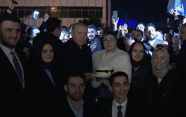 gencler-erdogani-bele-tebrik-etdi