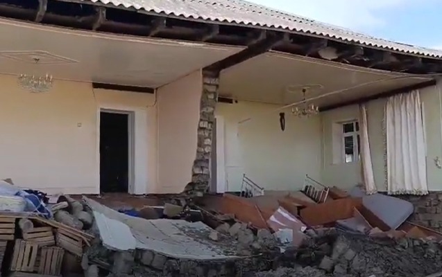 qubada-sel-evi-yerle-bir-etdi