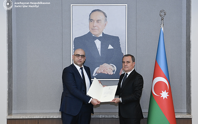 bayramov-yeni-sefirle-qezzada-movcud-veziyyeti-muzakire-etdi