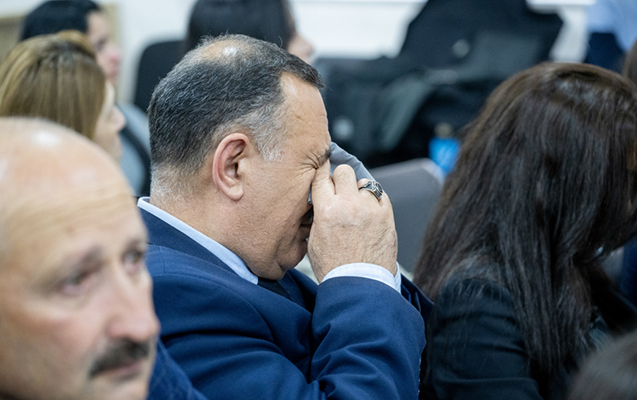 qardasimin-yerini-de-hec-olmasa-sumuklerini-tapaq