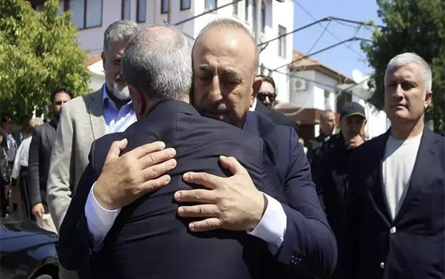 ceyhun-bayramov-cavusoglunun-atasinin-yas-merasiminde
