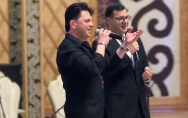 nazir-musaviri-resmi-ziyafetde-mahni-oxudu