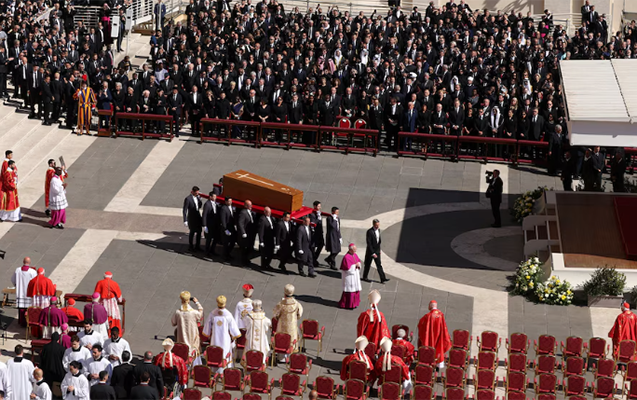 roma-papasi-defn-olunur