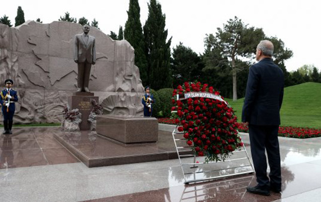 iran-prezidenti-fexri-ve-sehidler-xiyabanlarinda-oldu