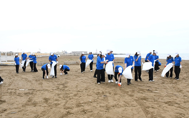 xezer-sahilindeki-cimerlikde-temizlik-isleri-aparilib