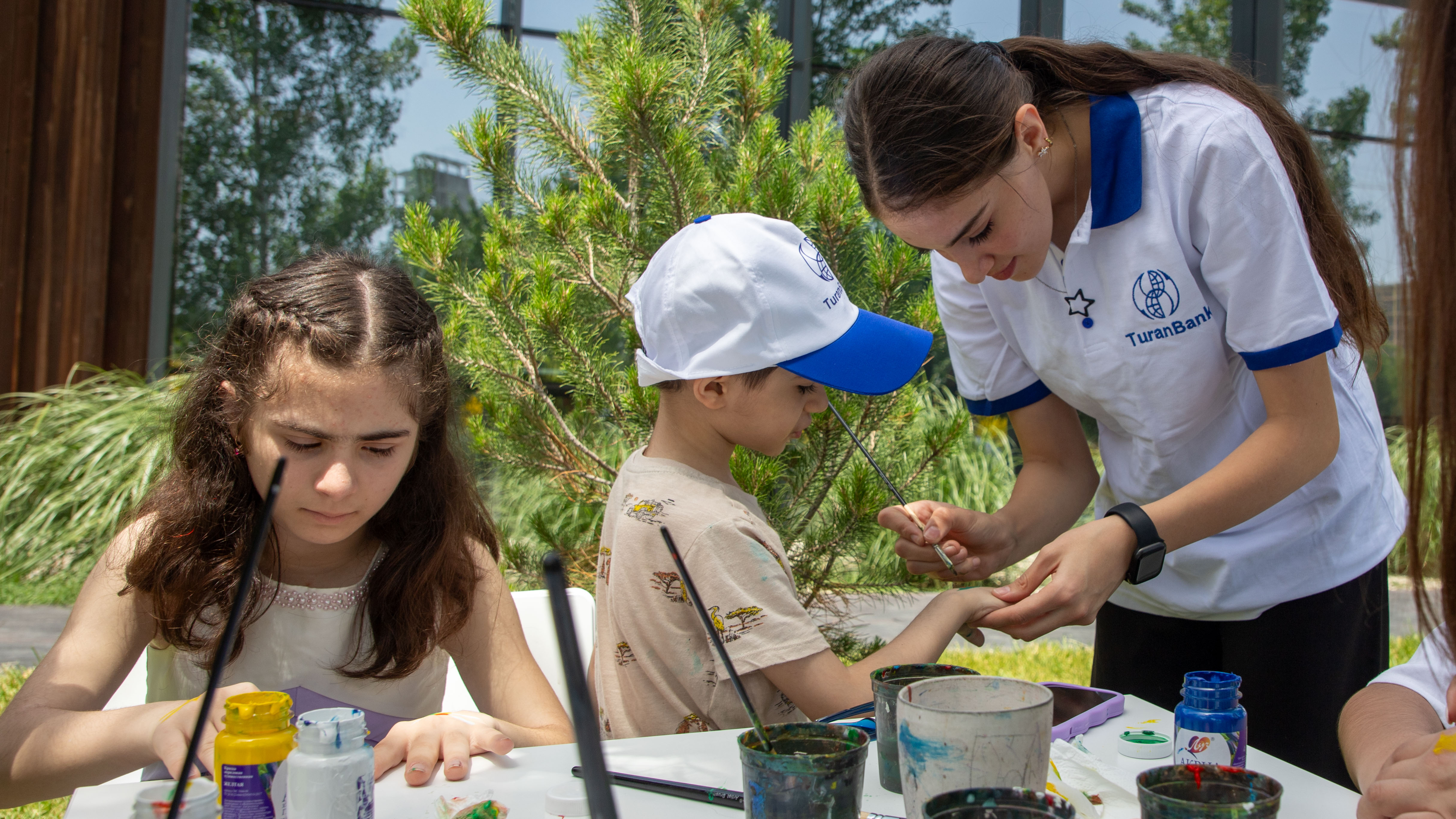 “TuranBank” və DOST Agentliyi həssas qrupdan olan uşaqları sevindirdi - VİDEO