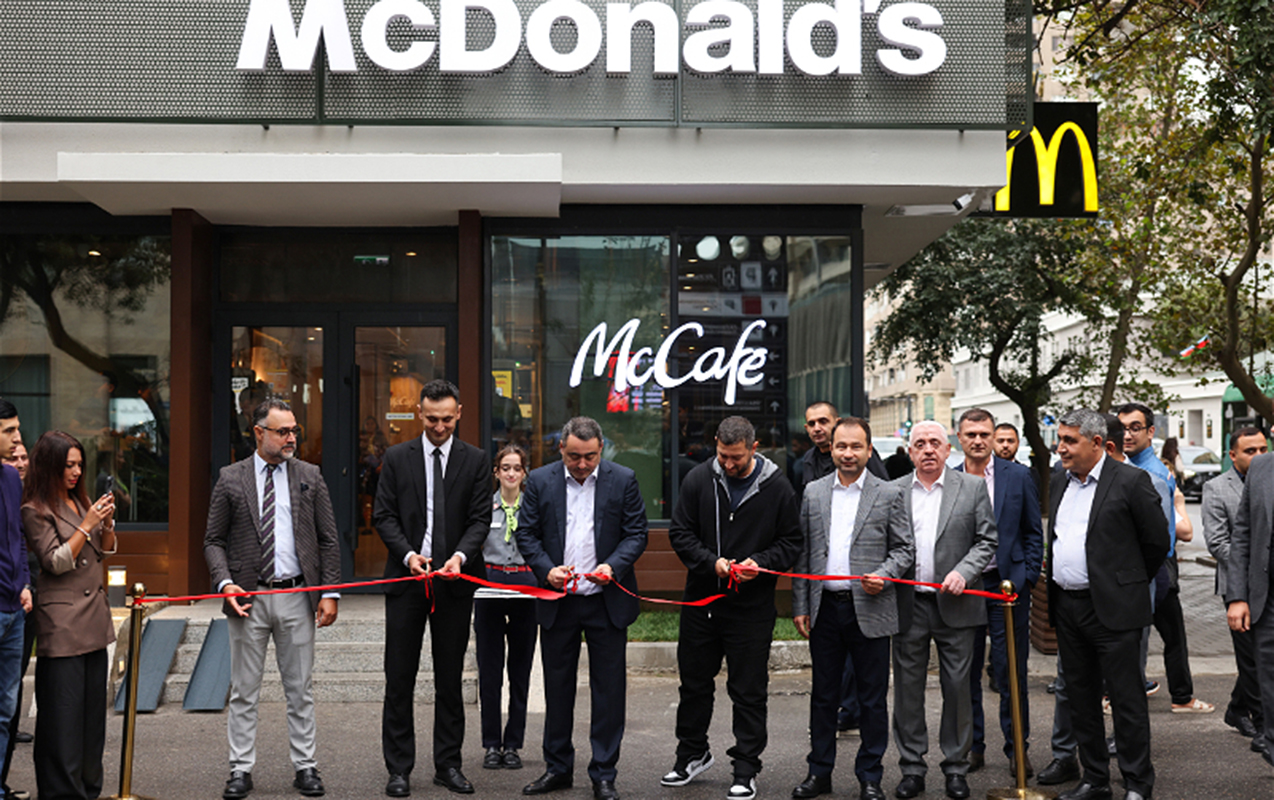 -mcdonalds-port-baku-mall