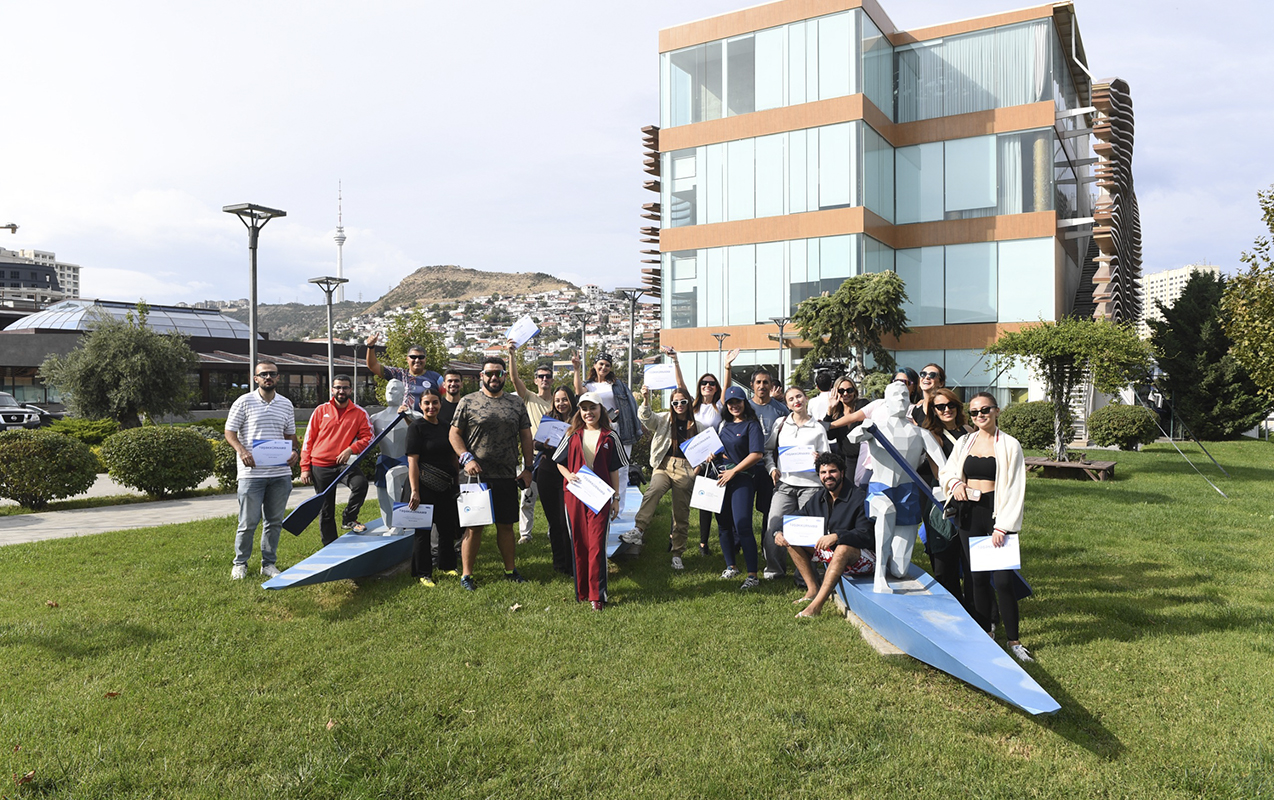 AKAF bloqerlər arasında avarçəkmə yarışı keçirdi  - Fotolar  