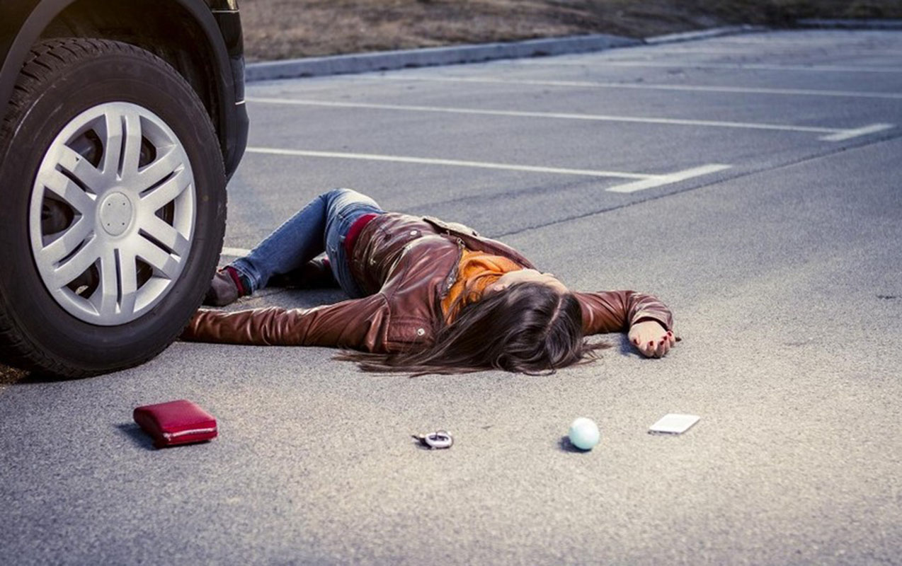 Ağdaşda iki qadını maşın vurub öldürdü