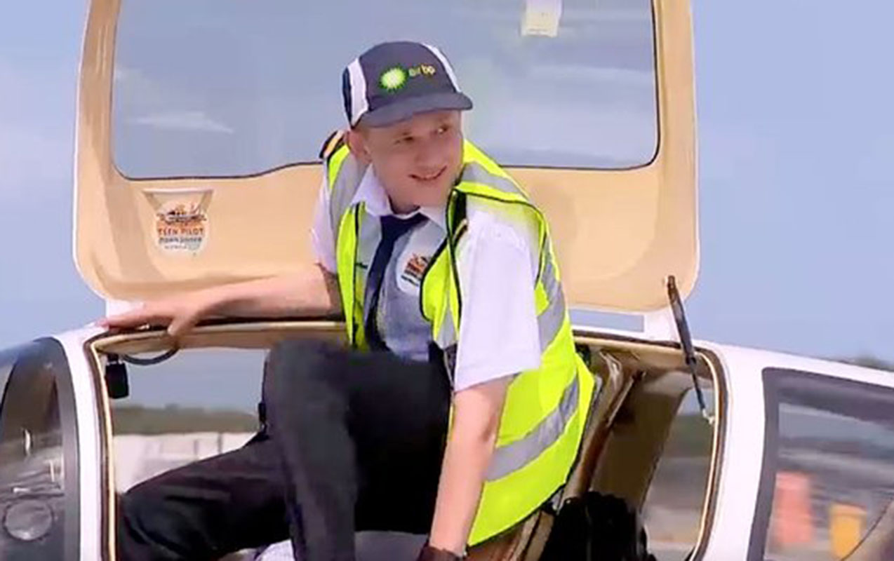 16 yaşlı pilot iki aya 19 ölkəyə səfər etdi