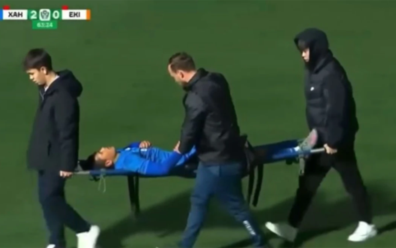 Qazaxıstanda gənc futbolçu meydanda öldü  - Foto  