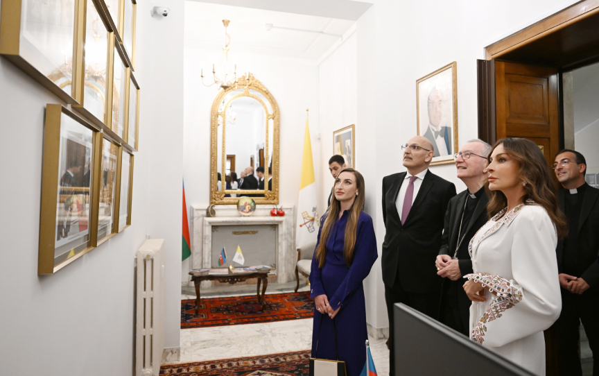 mehriban-eliyeva-ve-gelini-acilisda-istirak-etdi