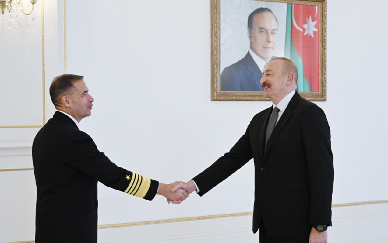 Prezident amerikalı rəsmini qəbul etdi  - Fotolar  