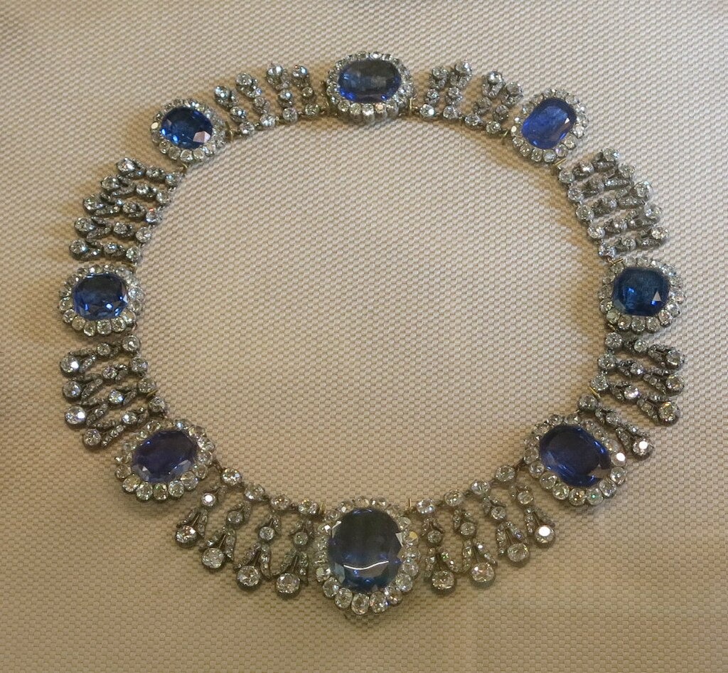 Luvr muzeyindən nələr oğurlanıb? - Siyahı