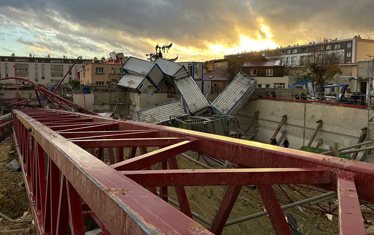 Fransada tornado 3 kranı aşırdı, 1 nəfər öldü  - Video  