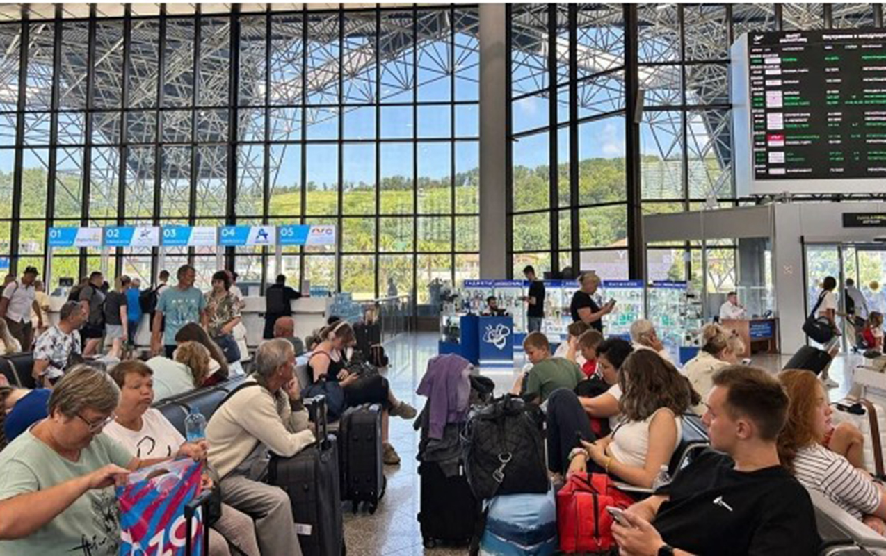 ABŞ-də 8000-dən çox reys gecikdi