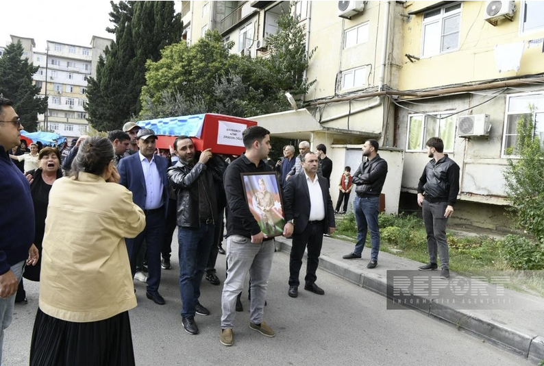 İtkin şəhidlərimiz dəfn olundu - Fotolar - Yenilənib İtkin şəhidlərimiz dəfn olundu - Fotolar - Yenilənib