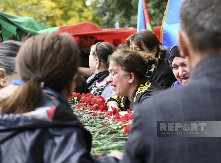 İtkin şəhidlərimiz dəfn olundu - Fotolar - Yenilənib İtkin şəhidlərimiz dəfn olundu - Fotolar - Yenilənib